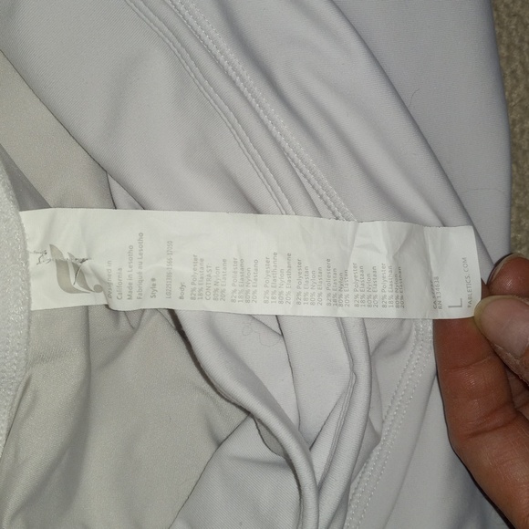 Fabletics cross waist white leggings 7/8 length - Picture 3 of 4